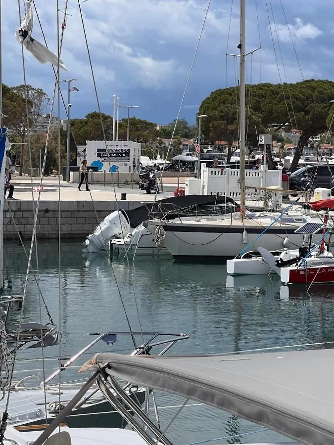Hotel Location Antibes 0*,