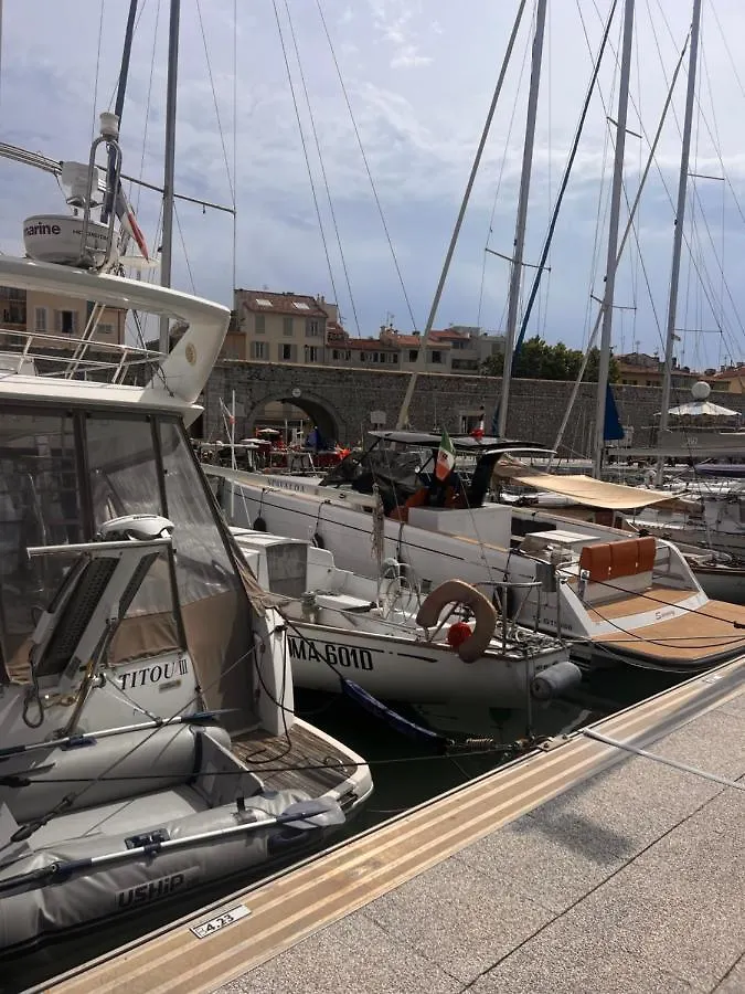 Voyage Du Reve Antibes Hotel Bådhotel