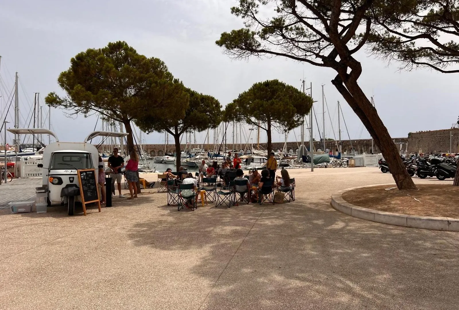 Hotel Location Antibes Botel